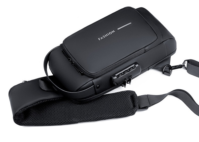 Sac antivol imperméable avec cadenas à code et port USB