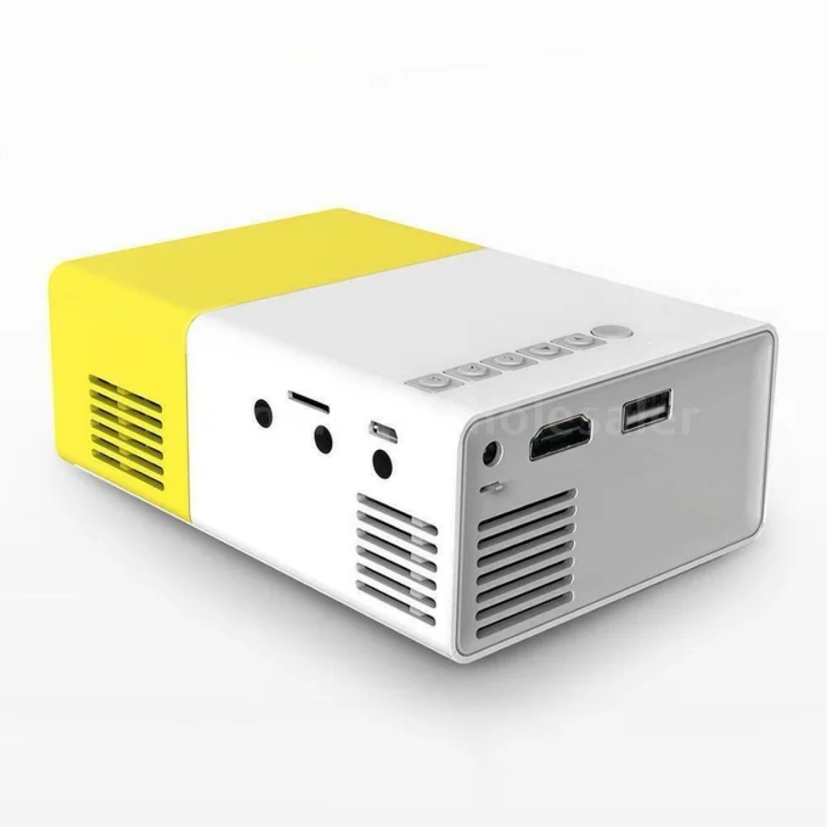 Il se connecte en HDMI, USB, AV ou carte mémoire à un ordinateur, une clé USB ou un lecteur DVD